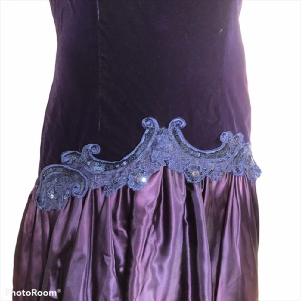 𝅺Karen Lukas vintage dress in rich velour - Picture 4 of 16